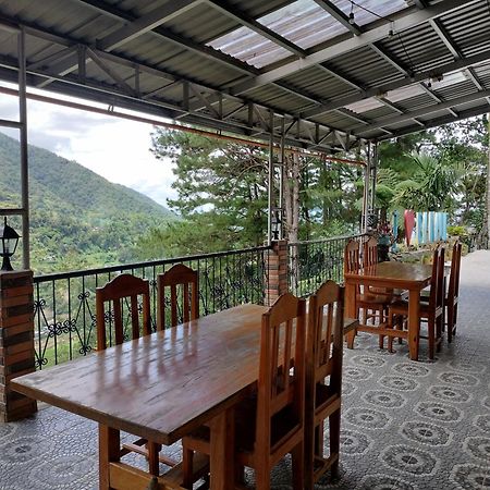 בנאווה Trekkers Lodge And Cafe מראה חיצוני תמונה