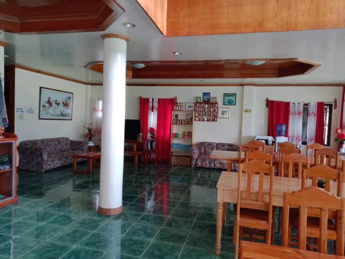 בנאווה Trekkers Lodge And Cafe מראה חיצוני תמונה